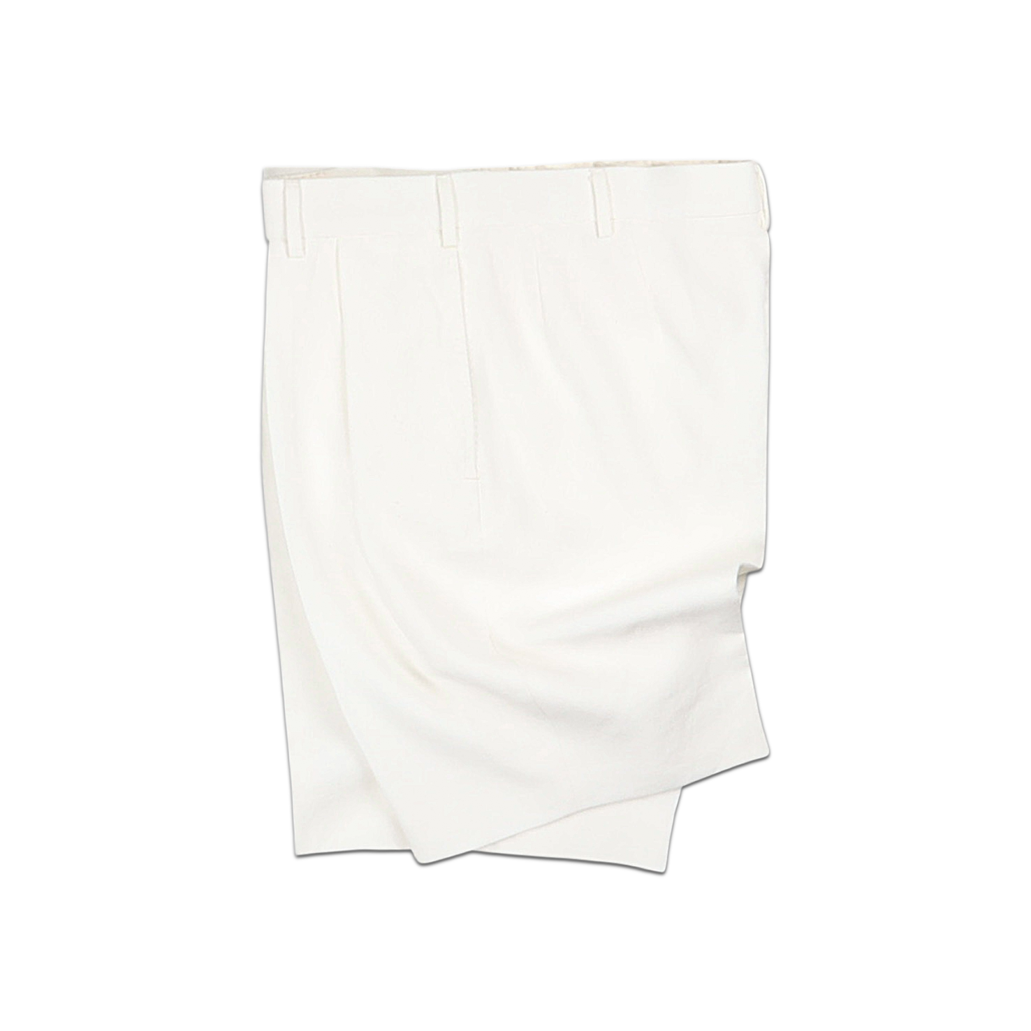 Single Pleat Shorts in White Linen